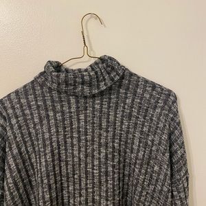 American Eagle Turtleneck- Black/grey, size XS
